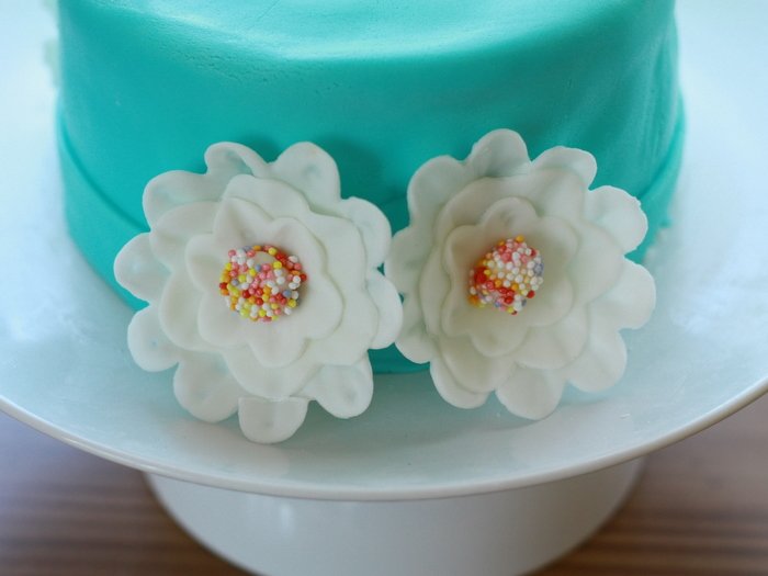 How to make easy fondant flowers - Marcela Macias Photography